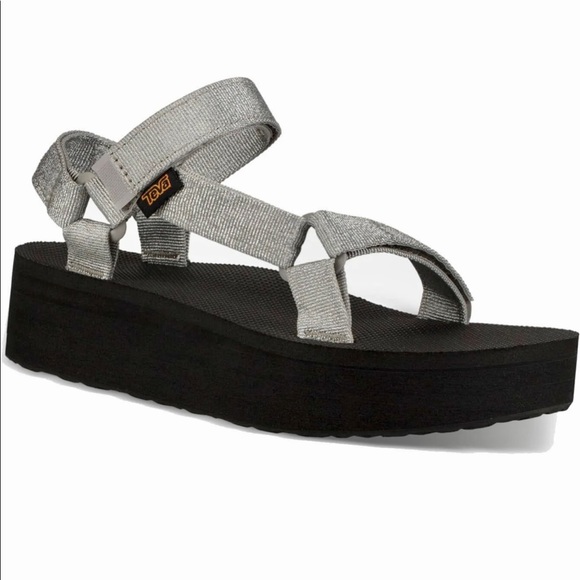 Teva Flatform Sandals - NWT (wmns 5/6) - Picture 6 of 16
